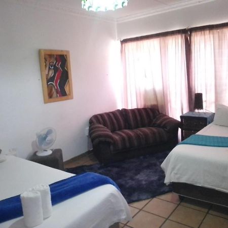 Aandrus Guesthouse Bloemfontein Exterior foto